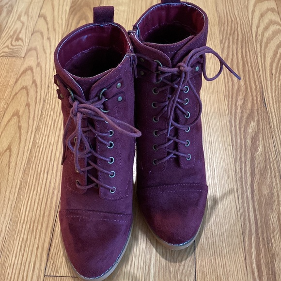 Ollio maroon faux suede booties - Picture 2 of 9